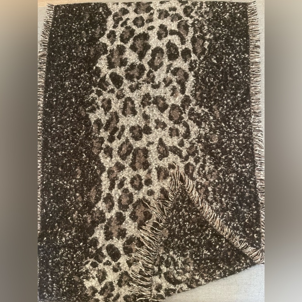 Modena Oversized Scarf
